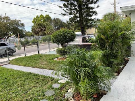 642 NW 14th Way Fort Lauderdale FL 33311