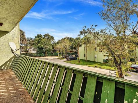 8911 NW 28th Drive Coral Springs FL 33065