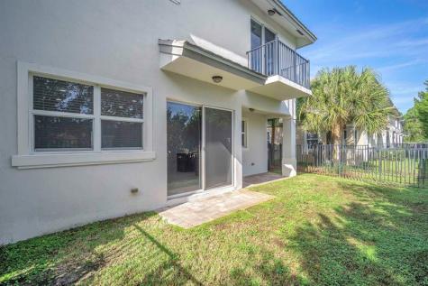 6947 Pines Circle Coconut Creek FL 33073