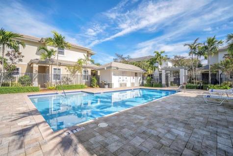 6947 Pines Circle Coconut Creek FL 33073