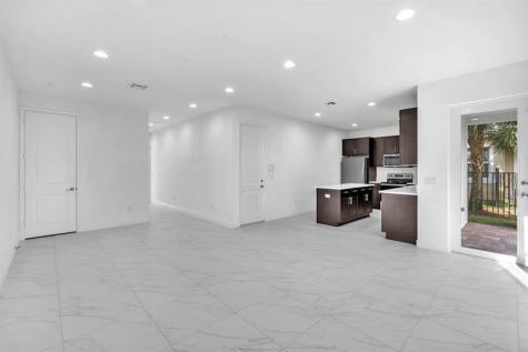 6947 Pines Circle Coconut Creek FL 33073