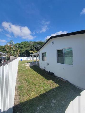 2207 Taft Street Hollywood FL 33020