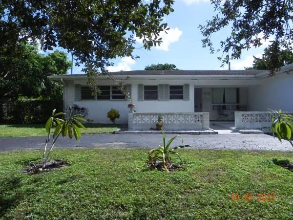 819 N Highland Drive Hollywood FL 33021