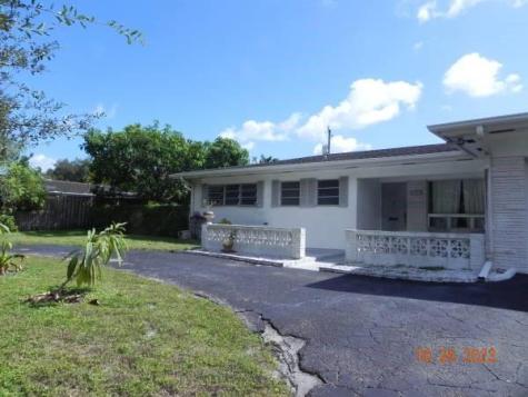 819 N Highland Drive Hollywood FL 33021