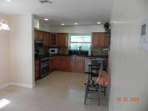 819 N Highland Drive Hollywood FL 33021