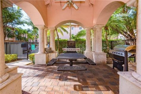 2125 SE 10 Avenue Fort Lauderdale FL 33316
