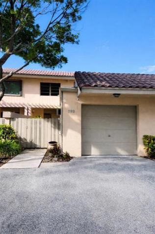 793 NE 206th Street Miami FL 33179
