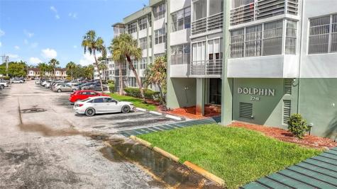 2741 Taft Street Hollywood FL 33020