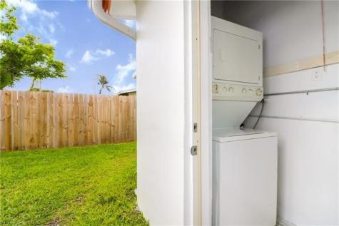 260 NE 58th Street Oakland Park FL 33334