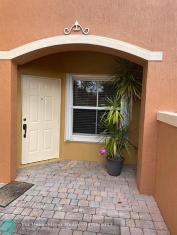 143 SW Terrace Pembroke Pines FL 33027
