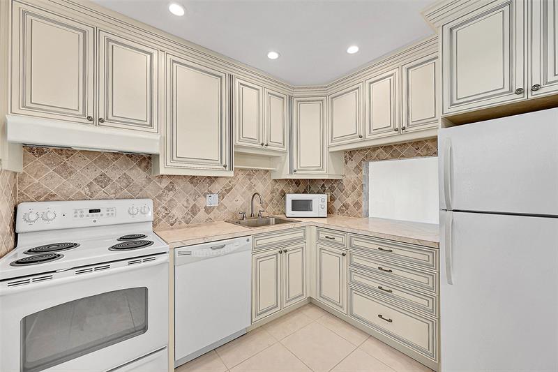 23 Abbey Lane Delray Beach FL 33446