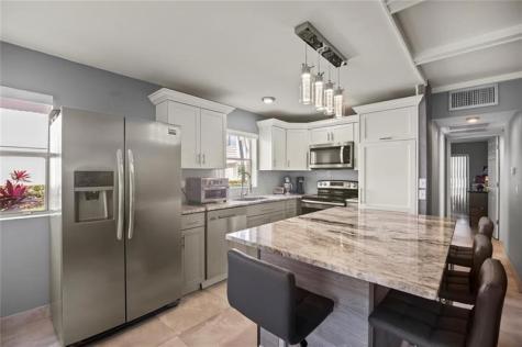 352 Saxony Trail Delray Beach FL 33446