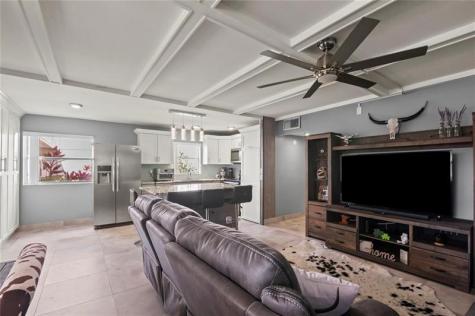 352 Saxony Trail Delray Beach FL 33446