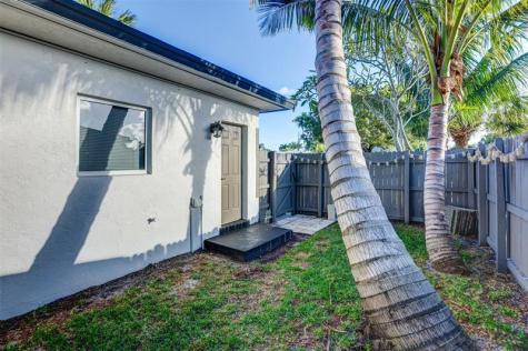 1005 NE 17th Court Unit A Fort Lauderdale FL 33305
