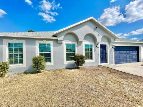 3933 SW Kakopo Port St Lucie FL 34953