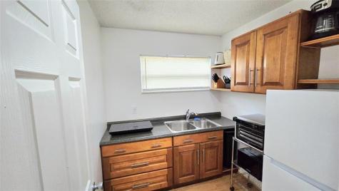 536 NW 45th Street Oakland Park FL 33309