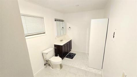 536 NW 45th Street Oakland Park FL 33309