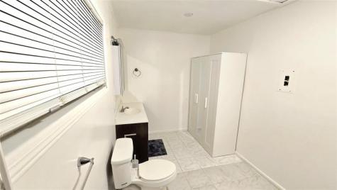 536 NW 45th Street Oakland Park FL 33309