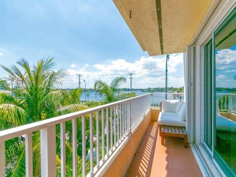 355 Virginia Street Hollywood FL 33019