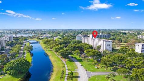 605 Oaks Drive Pompano Beach FL 33069