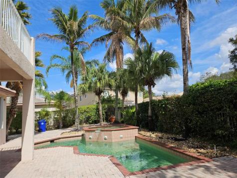 995 NW 168th Avenue Pembroke Pines FL 33028