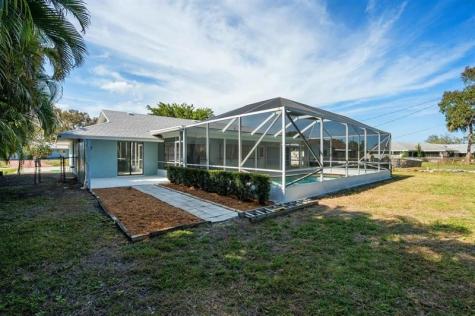 210 SE Crosspoint Drive Port St Lucie FL 34983