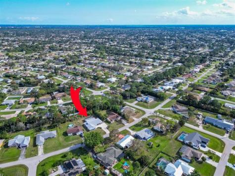 210 SE Crosspoint Drive Port St Lucie FL 34983