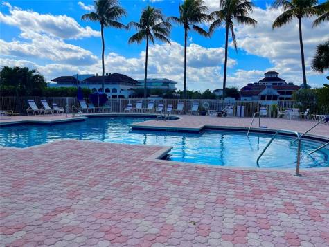 6711 Via Regina Boca Raton FL 33433