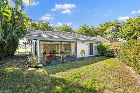 5051 Pine Drive Boynton Beach FL 33437
