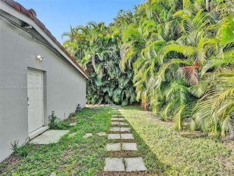 2500 NE 19th Street Pompano Beach FL 33062