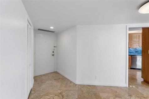 3000 Holiday Drive Fort Lauderdale FL 33316