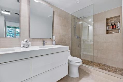 3611 Oaks Clubhouse Drive Pompano Beach FL 33069