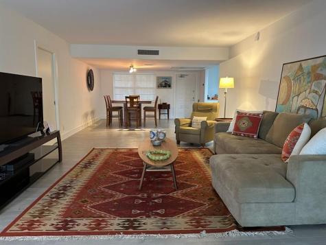 3611 Oaks Clubhouse Drive Pompano Beach FL 33069