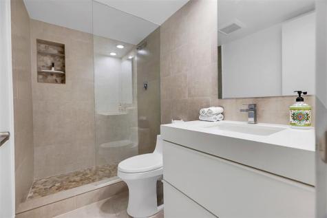3611 Oaks Clubhouse Drive Pompano Beach FL 33069