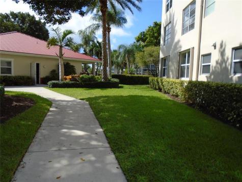 3165 NE 48th Court Lighthouse Point FL 33064