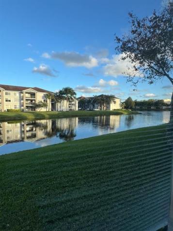 8060 N Nob Hill Road Tamarac FL 33321