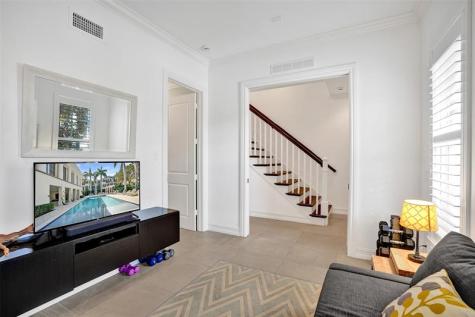 381 E Cannery Row Circle Delray Beach FL 33444