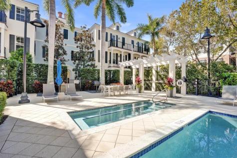 381 E Cannery Row Circle Delray Beach FL 33444