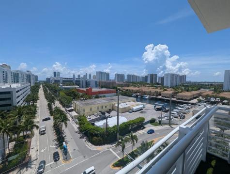 18800 NE 29th Avenue Miami FL 33180
