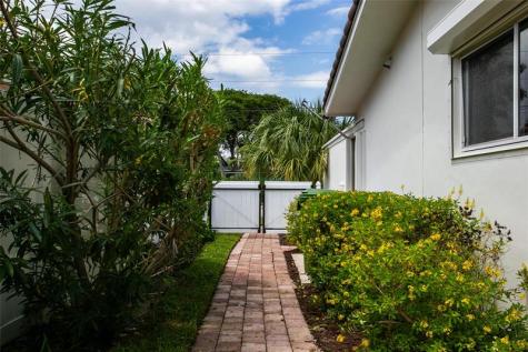 1806 NE 22nd Terrace Fort Lauderdale FL 33305