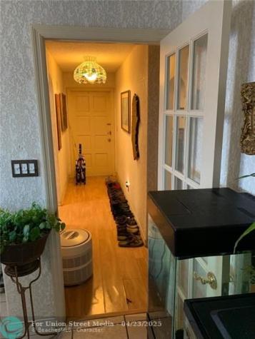 8705 NW 38th Drive Coral Springs FL 33065
