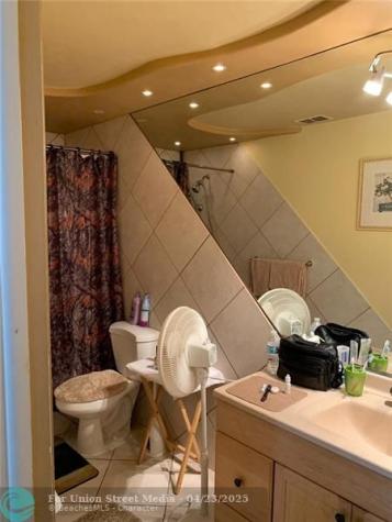 8705 NW 38th Drive Coral Springs FL 33065