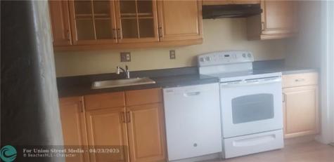 8705 NW 38th Drive Coral Springs FL 33065