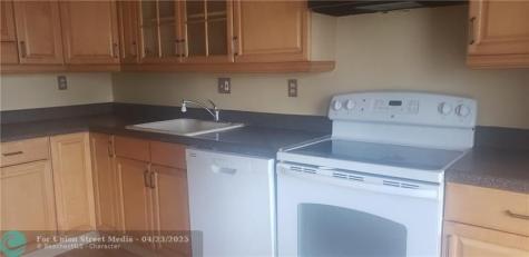 8705 NW 38th Drive Coral Springs FL 33065