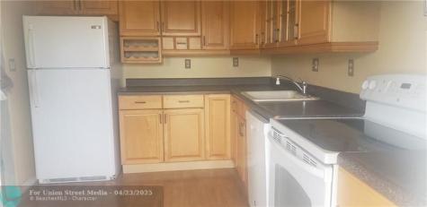8705 NW 38th Drive Coral Springs FL 33065