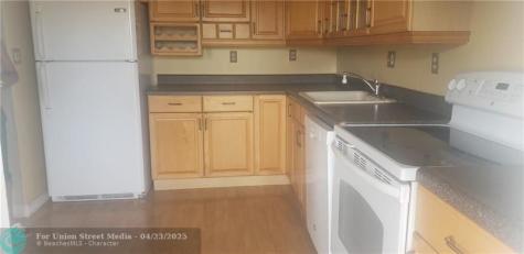 8705 NW 38th Drive Coral Springs FL 33065