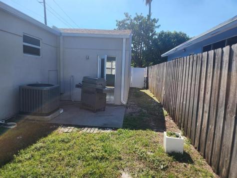 413 SW 16th Street Fort Lauderdale FL 33315
