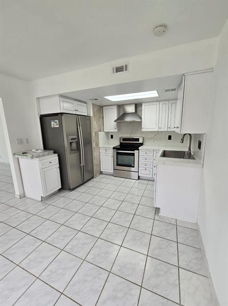 31 SW 10th Street Dania Beach FL 33004
