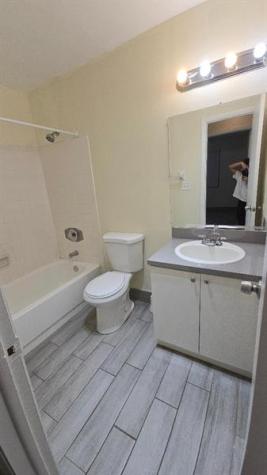 2810 Riverside Drive Coral Springs FL 33065