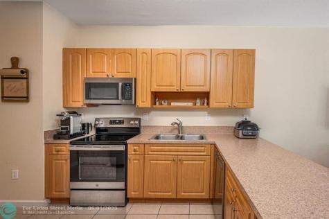 5048 SW 136th Avenue Miramar FL 33027